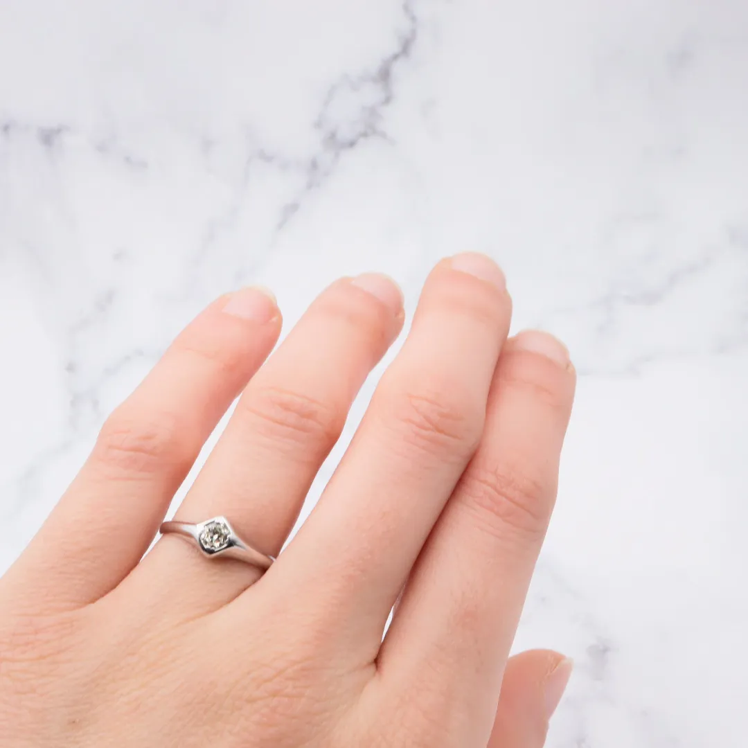 /public/photos/live/Antique Art Deco Small Round Moissanite Engagement Ring 842 (6).webp